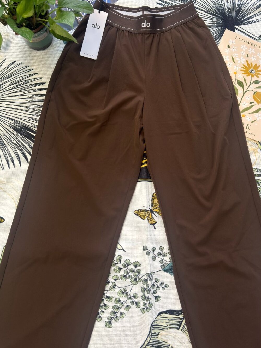 NWT🤎ALO Yoga Suit Up Trouser Espresso🎨 (Regular 30"Inseam) Effortless Chic - Picture 3 of 9